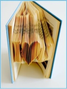 Picture of Book Folding Pattern - I Heart U