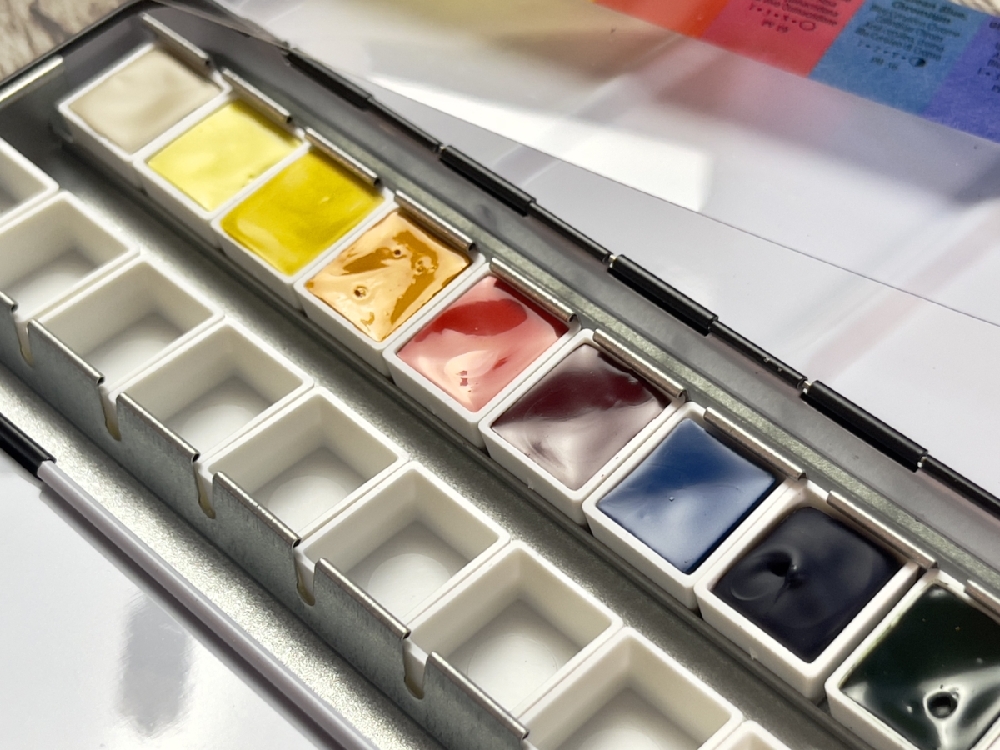 Daniel Smith Original Half-Pan Set of 12 - Open, Close Up